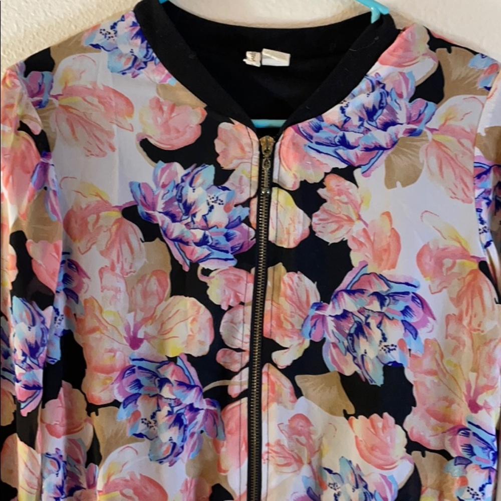 Floral zip up jacket - Picture 2 of 5